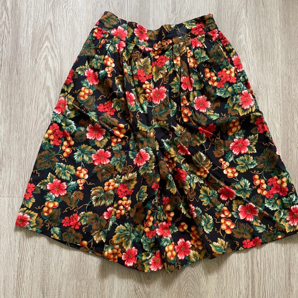 VINTAGE Hawaiian women’s shorts